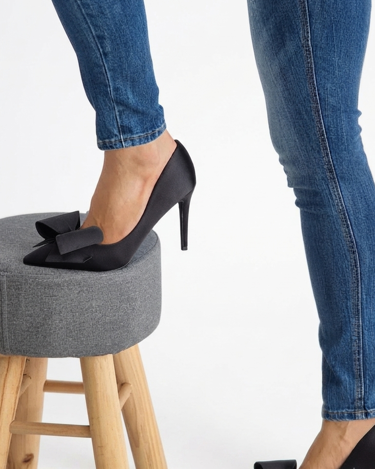 DÉCOLLETÉ IN RASO CON FIOCCO - NERO in paleTTe. abbigliamento
