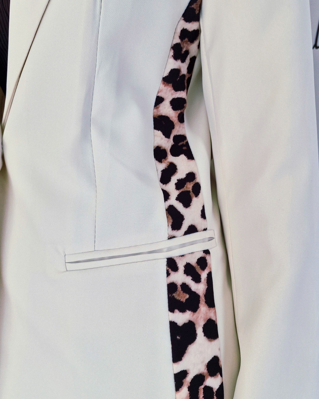 GIACCA BIANCA & ANIMALIER in paleTTe. abbigliamento
