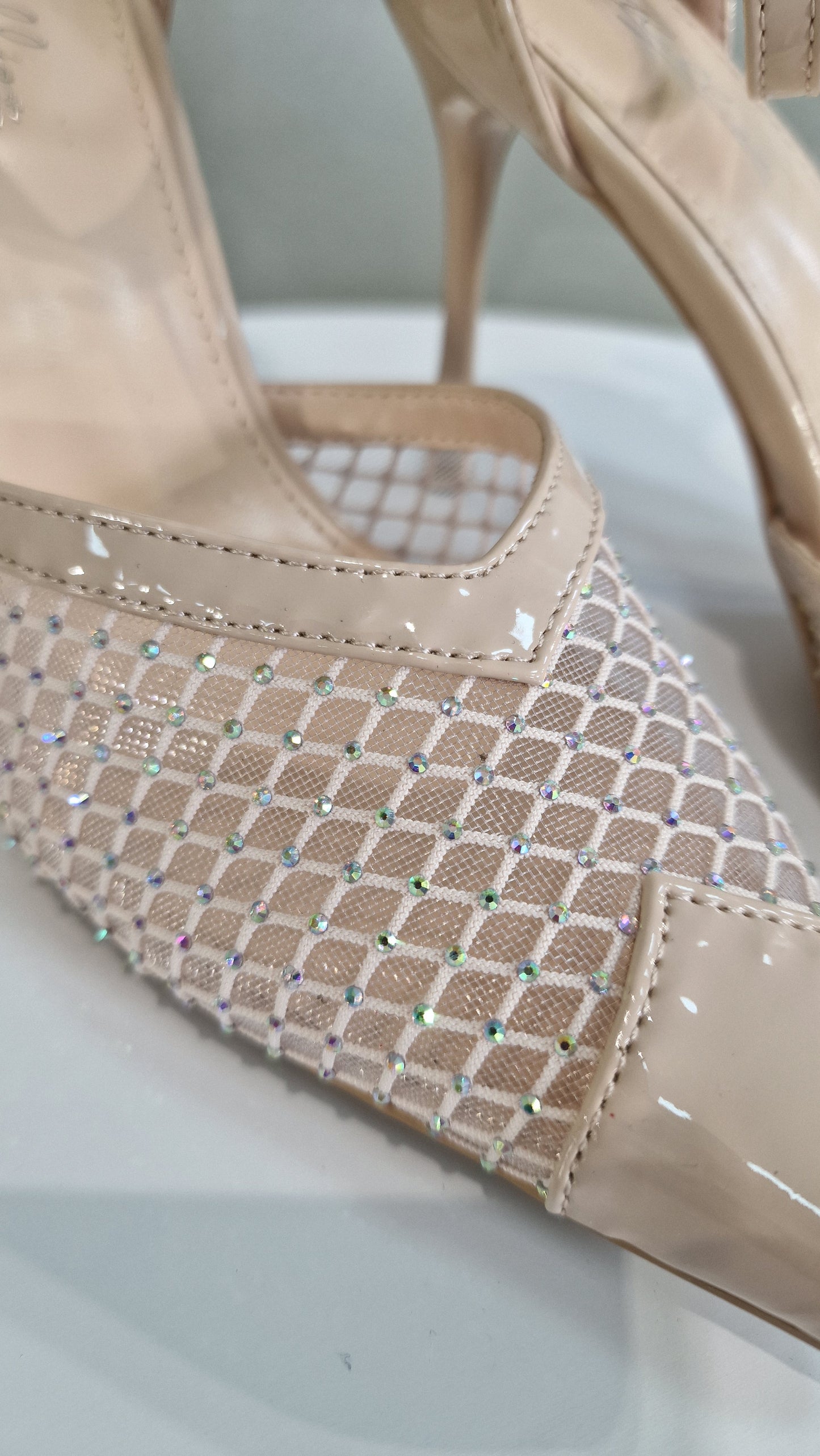 DÉCOLLETÉ BRILLANTINATA - in paleTTe. abbigliamento