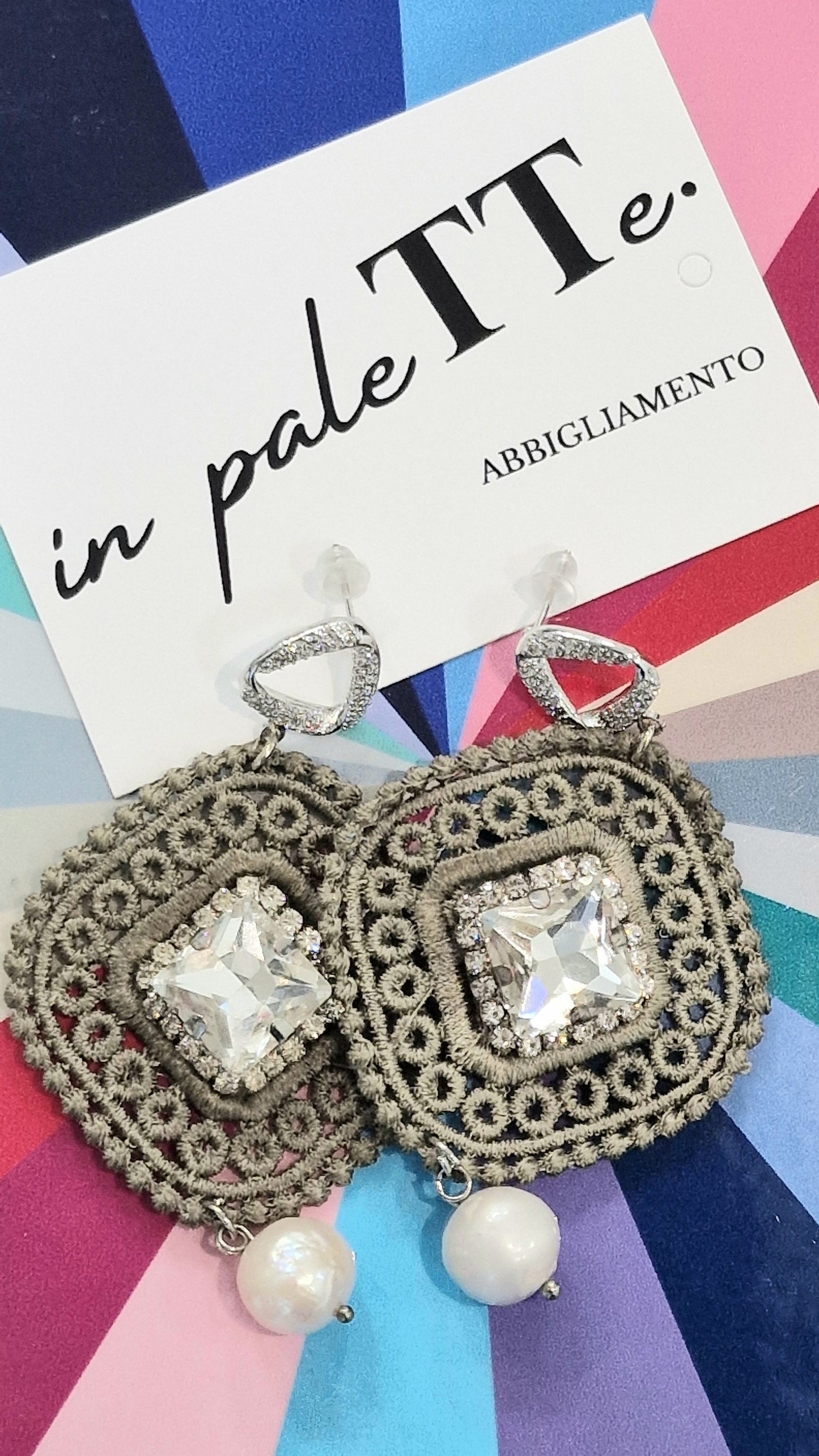ORECCHINI GRIGIO INCANTO in paleTTe. abbigliamento