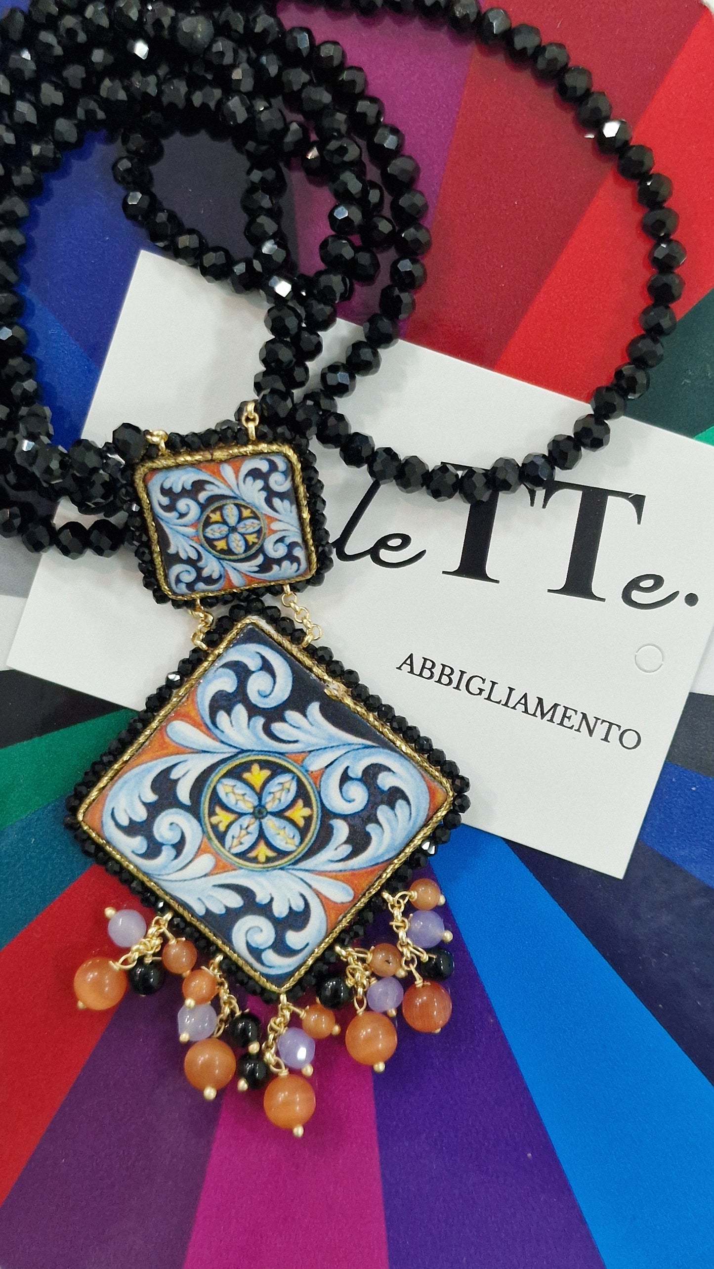 COLLANA NOTTE DI LAVA in paleTTe. abbigliamento