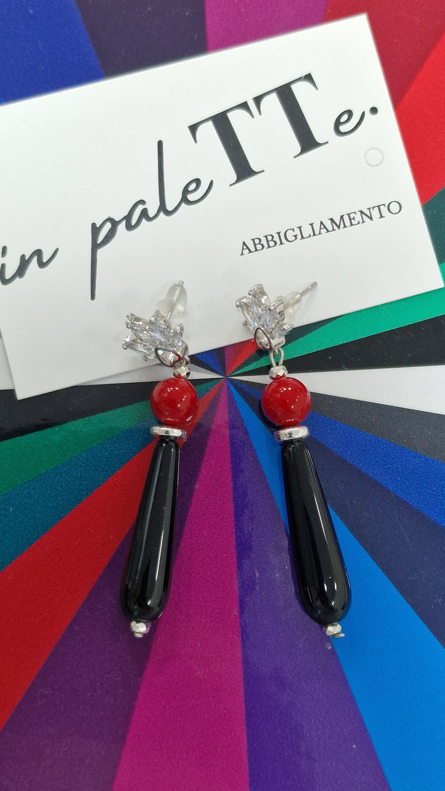 ORECCHINI PROFONDO ONICE in paleTTe. abbigliamento