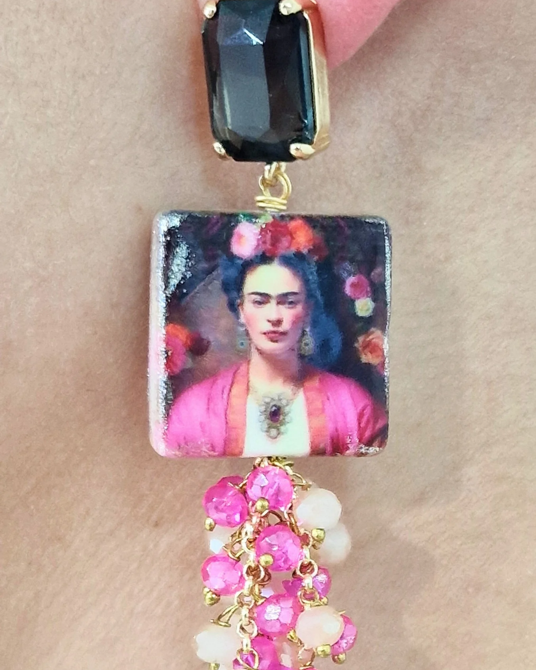 ORECCHINI FRIDA in paleTTe. abbigliamento