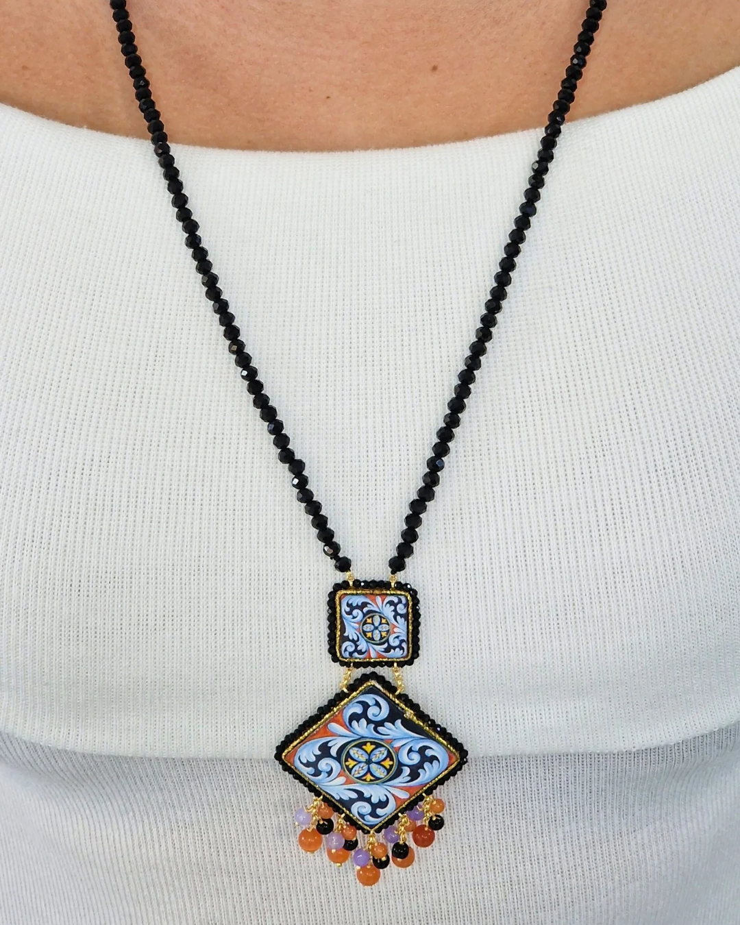 COLLANA NOTTE DI LAVA in paleTTe. abbigliamento