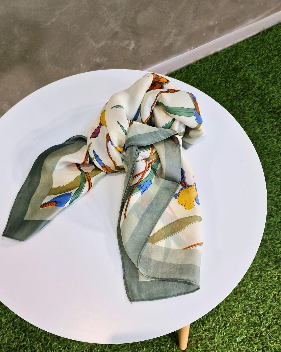 FOULARD vari colori in paleTTe. abbigliamento