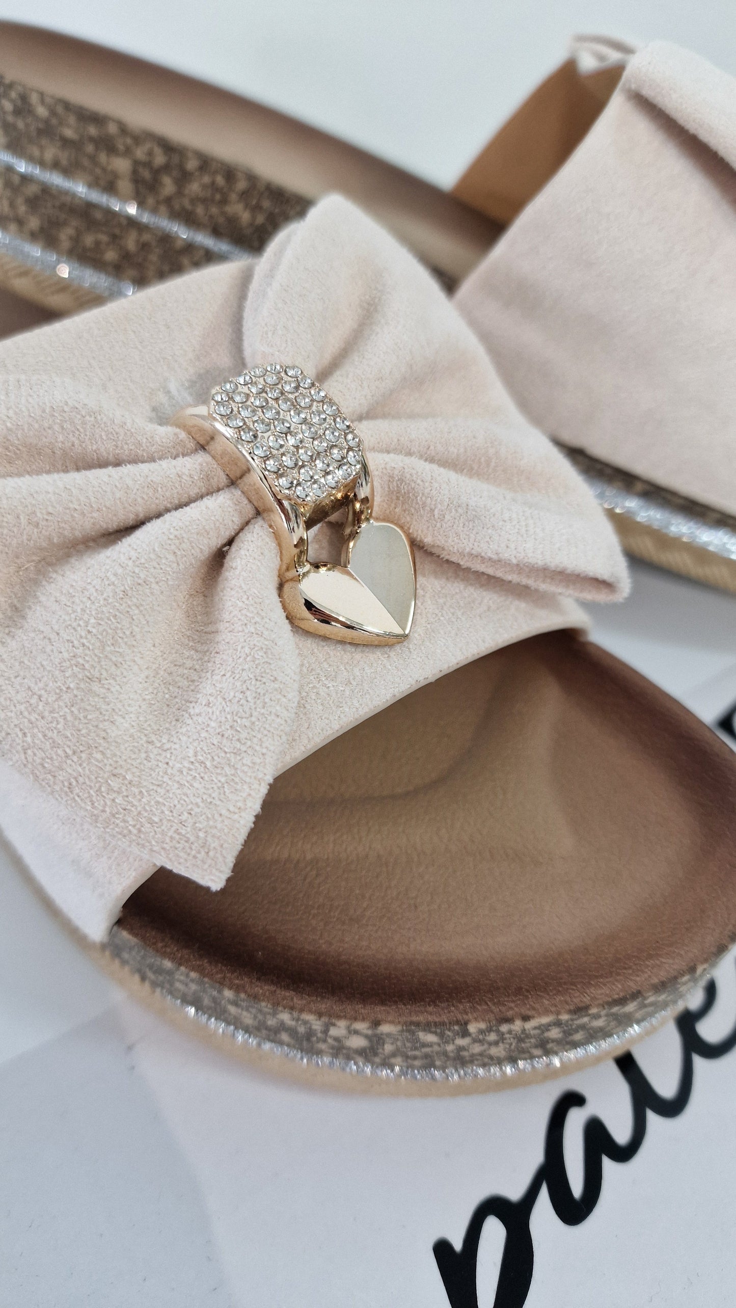 CIABATTINA FIOCCO in paleTTe. abbigliamento