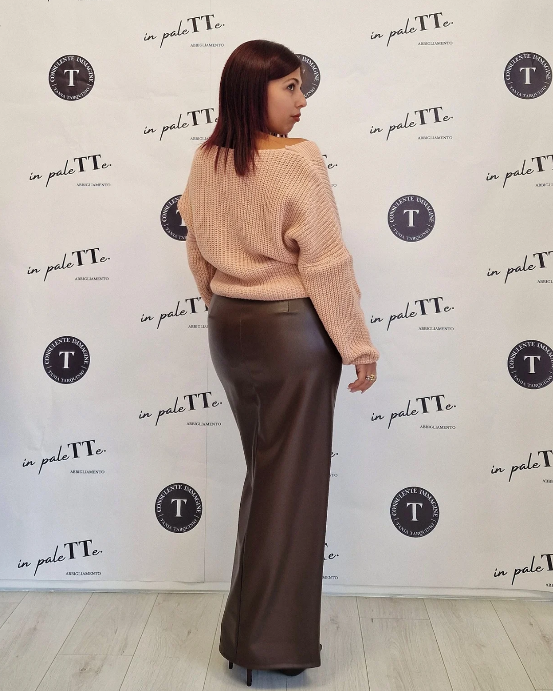 GONNA LUNGA MARRONE CON SPACCO in ecopelle in paleTTe. abbigliamento