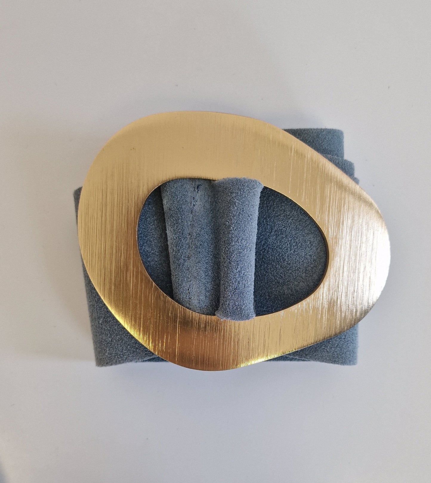 CINTURA ALTA IN SUEDE - con Fibbia ovale Oro - azzurro polvere in paleTTe. abbigliamento