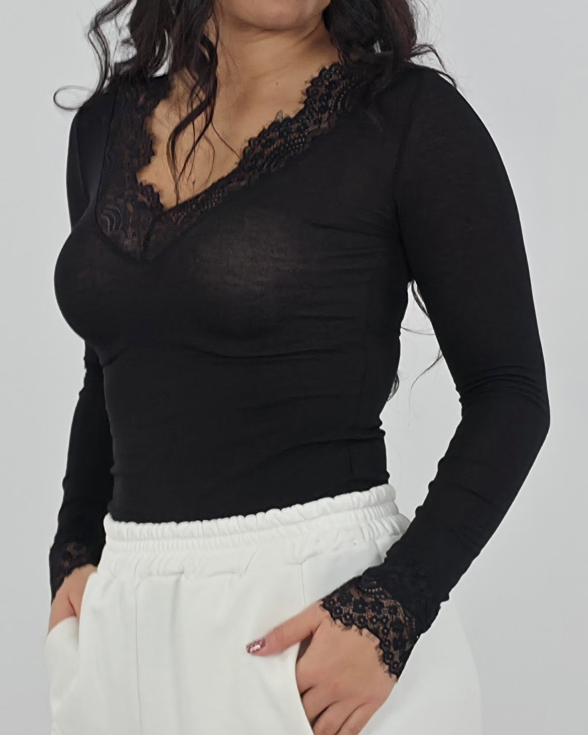 Maglia misto cashmere in paleTTe. abbigliamento