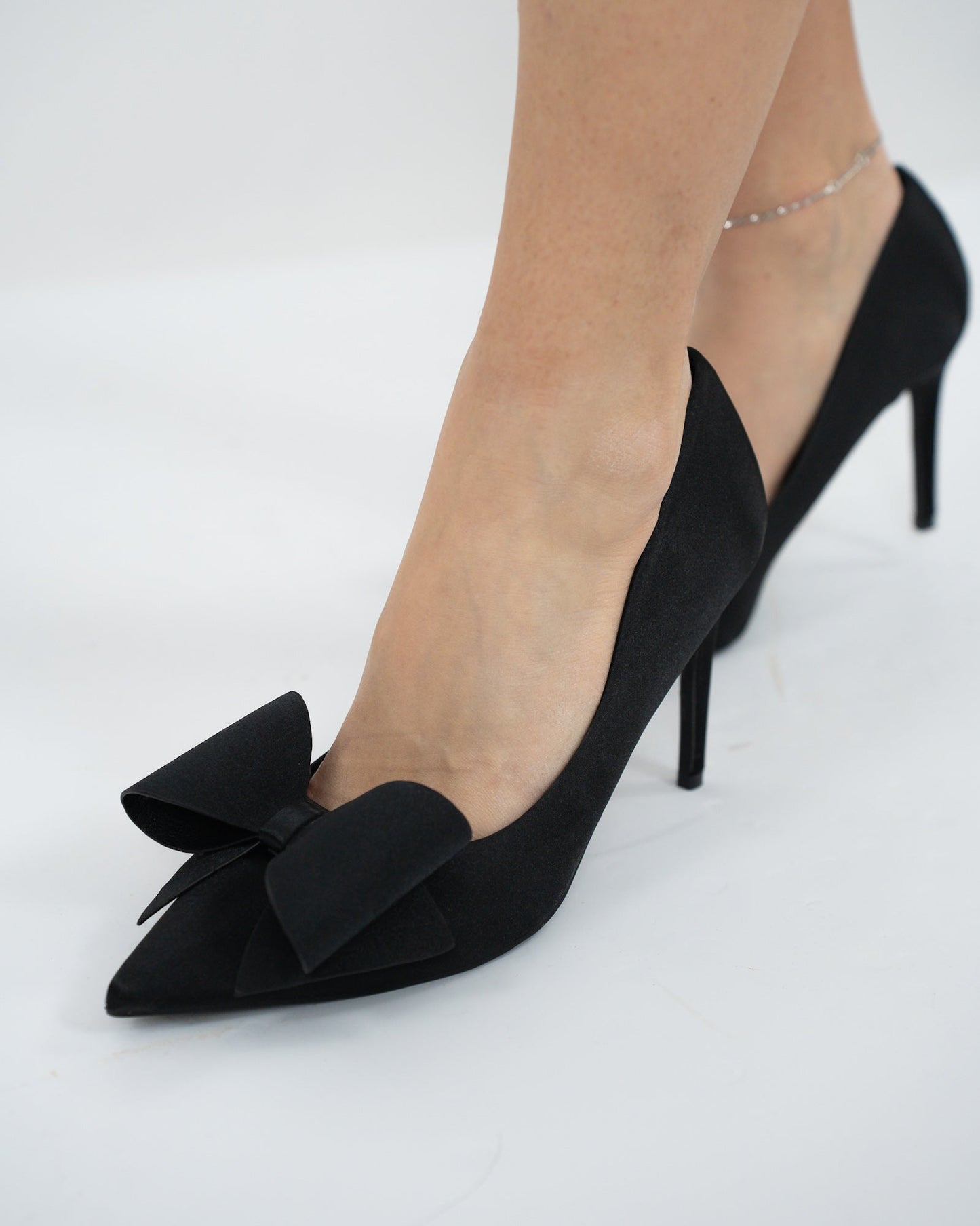 DÉCOLLETÉ IN RASO CON FIOCCO - NERO in paleTTe. abbigliamento