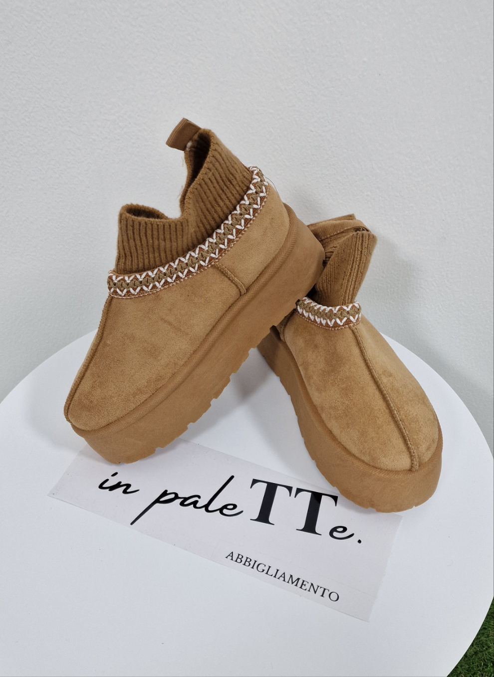 STIVALETTO CON PELO in paleTTe. abbigliamento