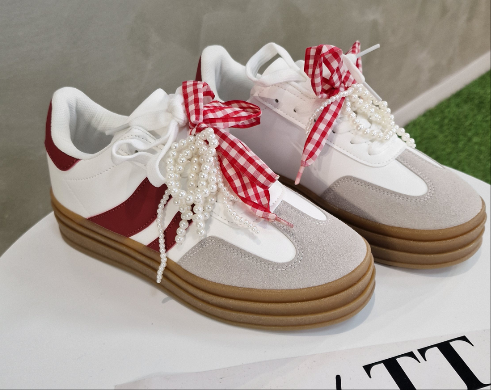 SNEAKERS CON FIOCCO & PERLE