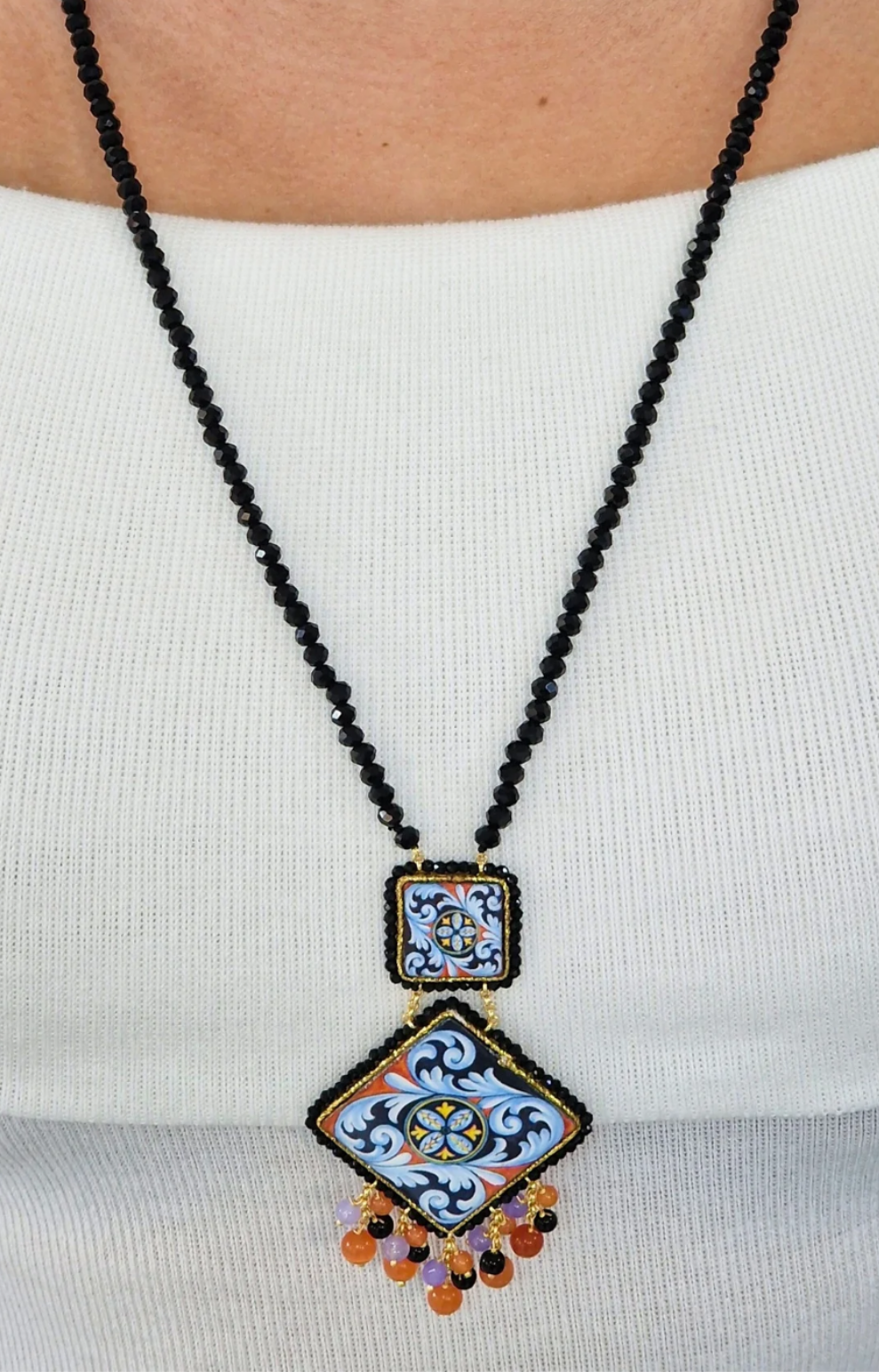 COLLANA NOTTE DI LAVA in paleTTe. abbigliamento