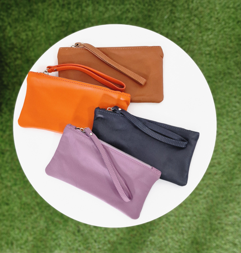 POCHETTE IN VERA PELLE - in paleTTe. abbigliamento
