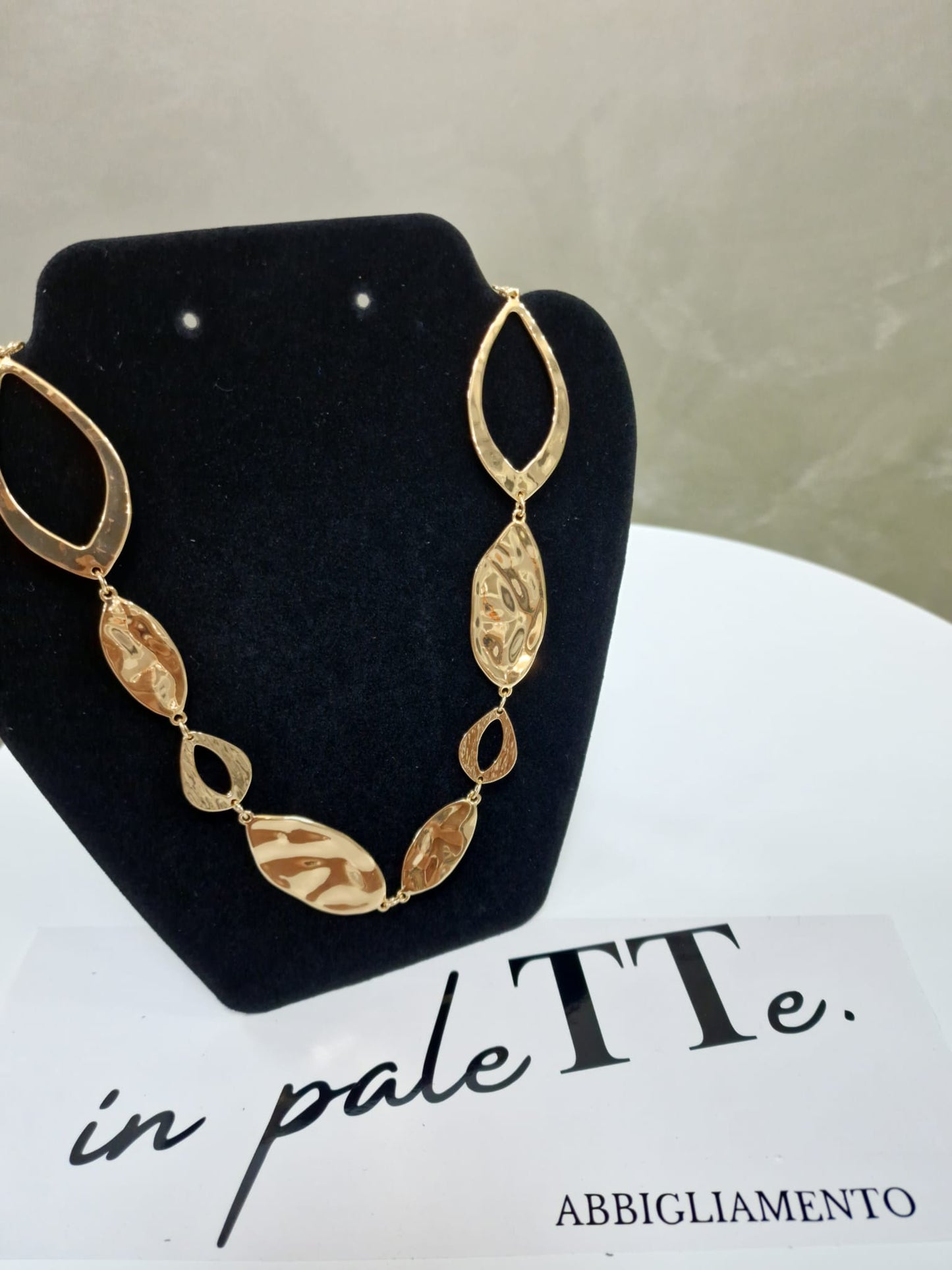 COLLANA ELEGANCE ORO/SILVER in paleTTe. abbigliamento