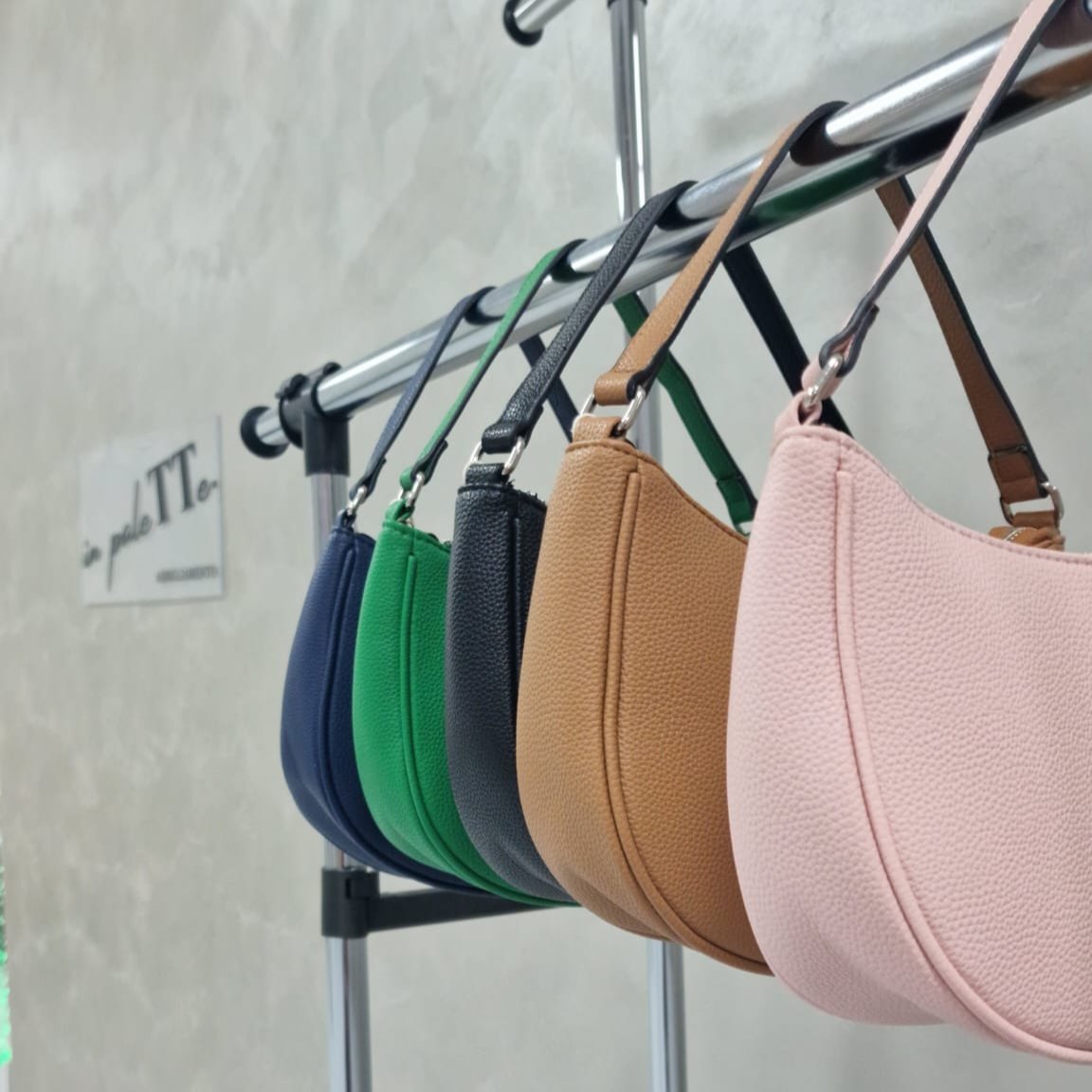BORSA GIUSY in Pelle - Vari Colori Eleganti - in paleTTe. abbigliamento in paleTTe. abbigliamento 19.90
