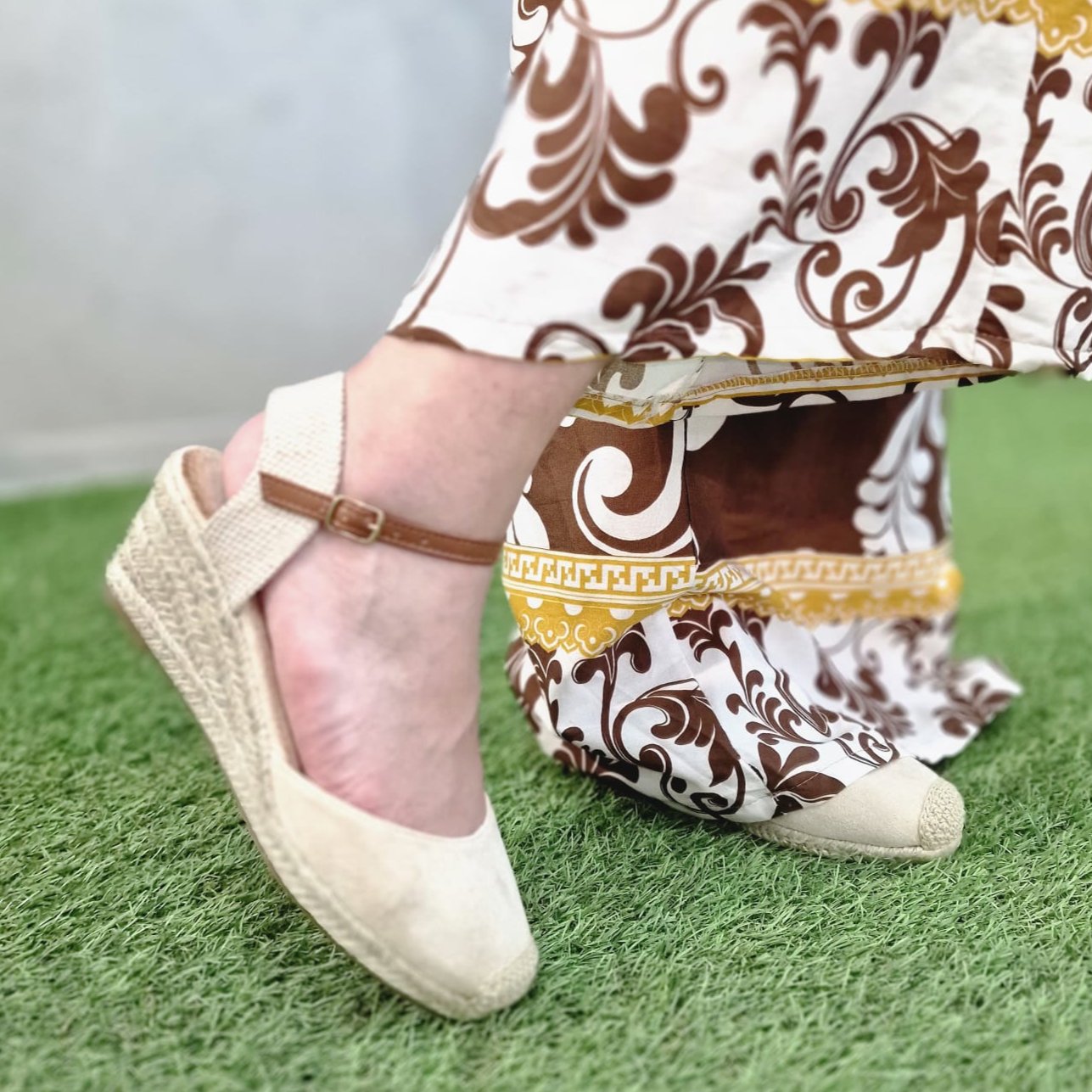 Scarpa, sandalo, scarpa paglia