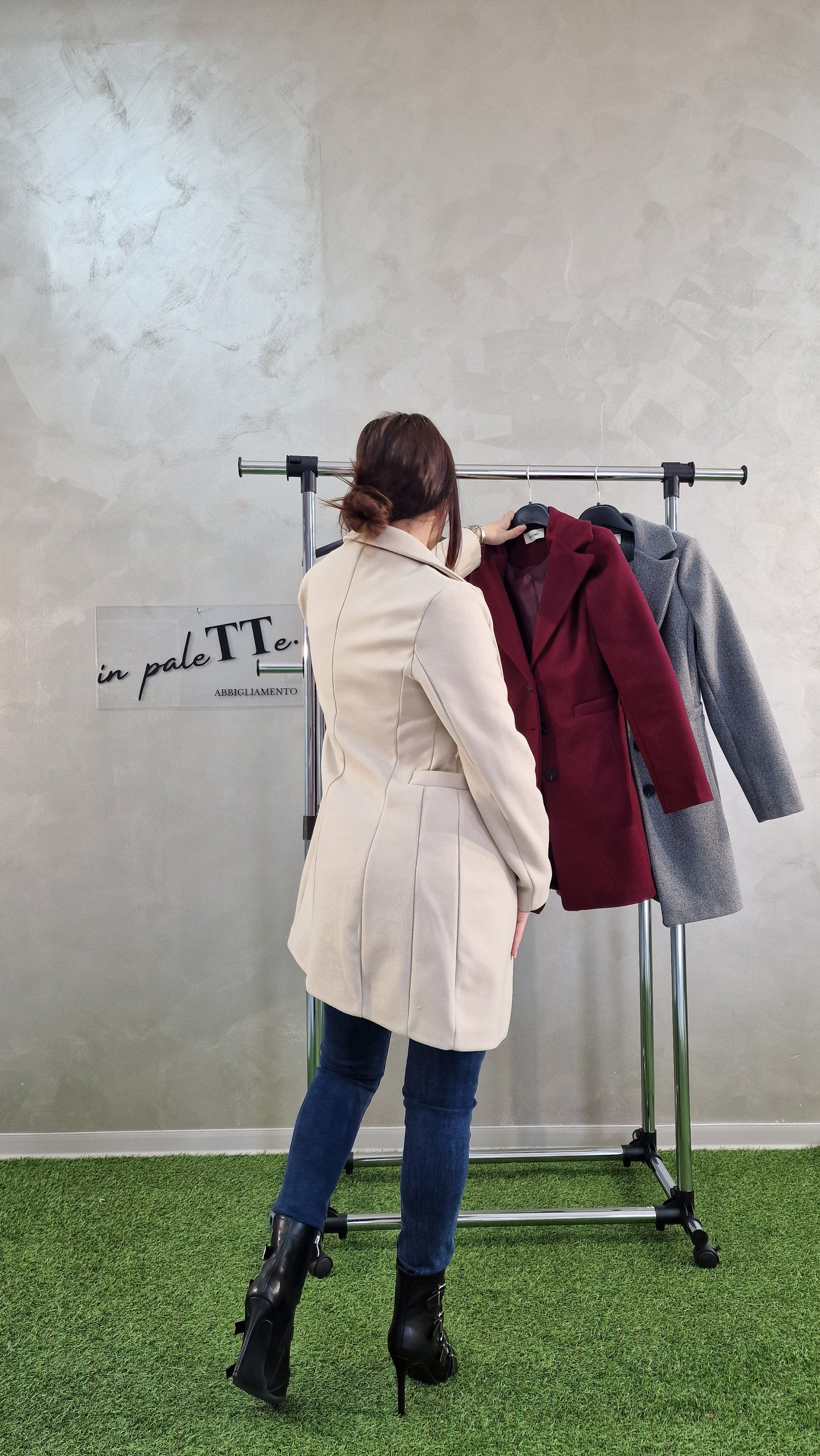 CAPPOTTI IN 3 VARIANTI COLORE - in paleTTe. abbigliamento