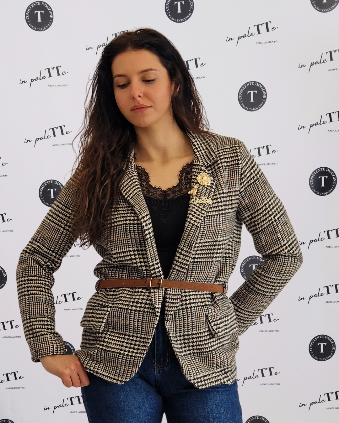 GIACCA CON SPILLE E CINTURA -NERO in paleTTe. abbigliamento