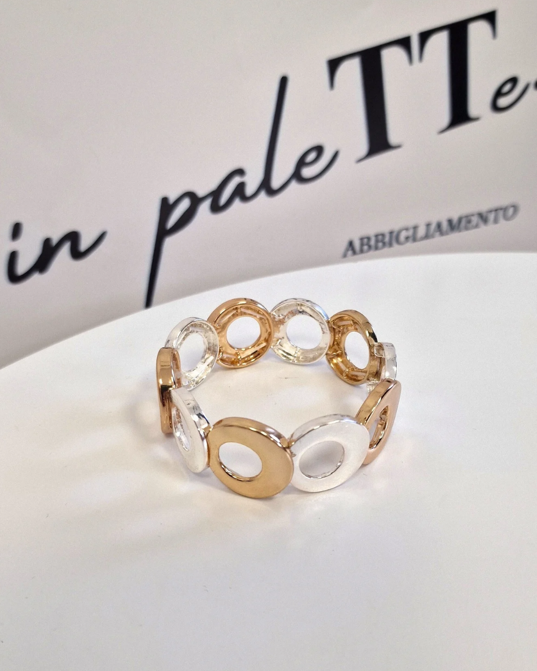 BRACCIALI PER TUTTI GLI STILI in paleTTe. abbigliamento