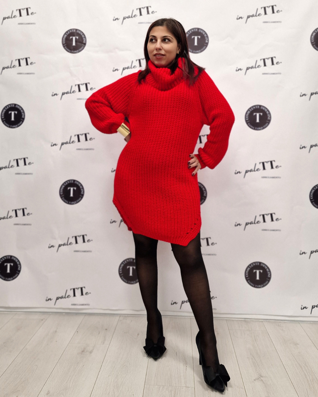 ABITO IN MAGLIA CON COLLO ALTO - rosso in paleTTe. abbigliamento