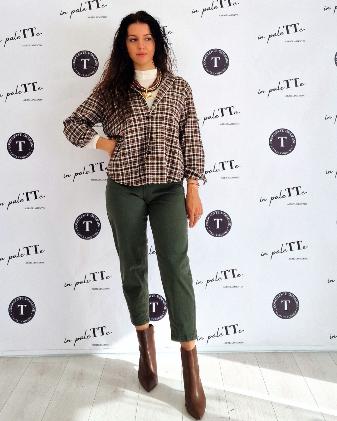 PANTALONE VERDE MILITARE CON CINTURA INCLUSA in paleTTe. abbigliamento