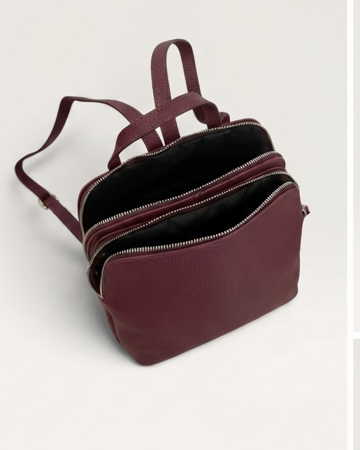 Zaino in Vera Pelle Martellata Bordeaux |  Doppia Tasca con Zip in paleTTe. abbigliamento