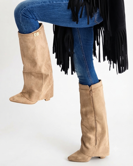 STIVALE IN CAMOSCIO BEIGE CON RISVOLTO in paleTTe. abbigliamento