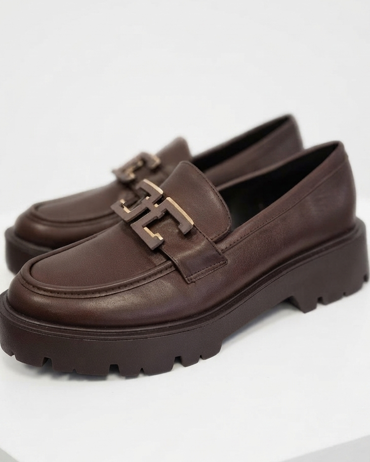 MOCASSINO MARRONE in paleTTe. abbigliamento