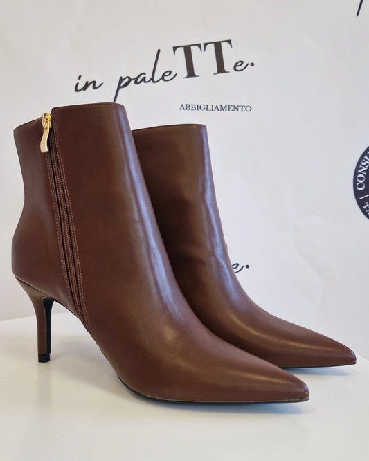 STIVALE IN PELLE COFFE in paleTTe. abbigliamento