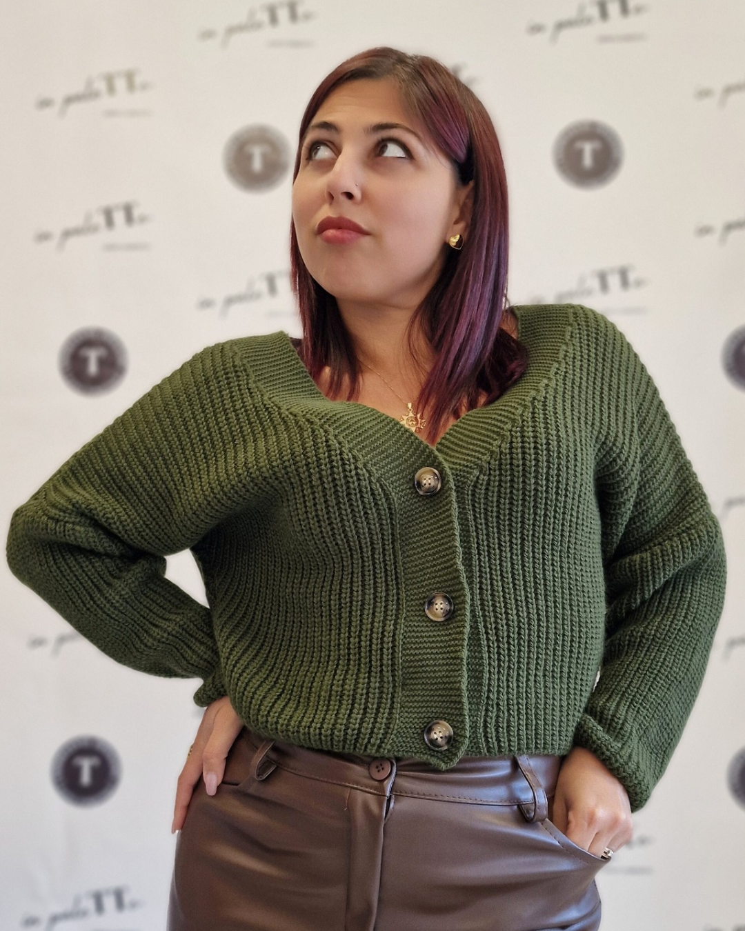 CARDIGAN CROP CON BOTTONI "verde" in paleTTe. abbigliamento