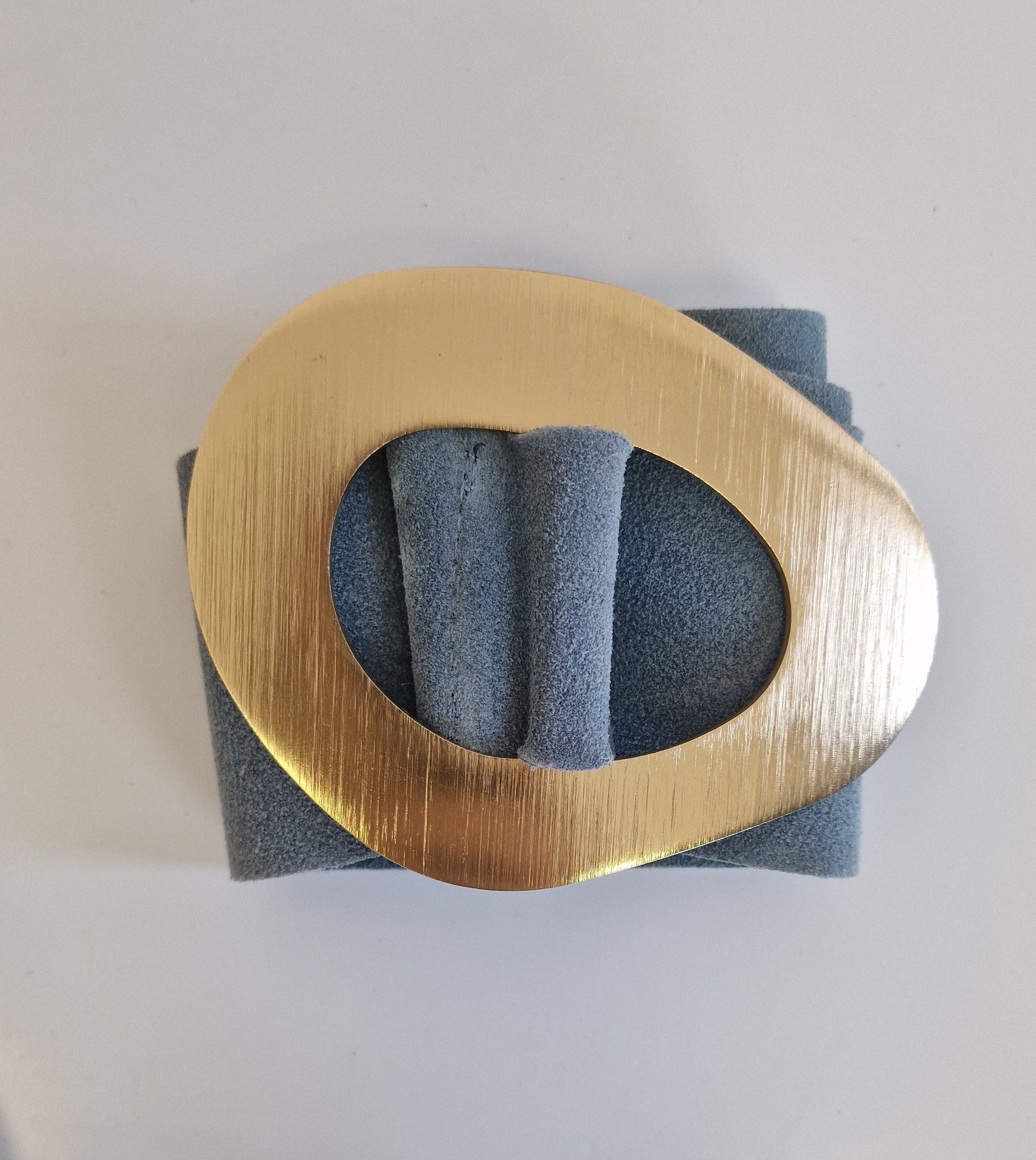 CINTURA ALTA IN SUEDE - con Fibbia ovale Oro - azzurro polvere in paleTTe. abbigliamento