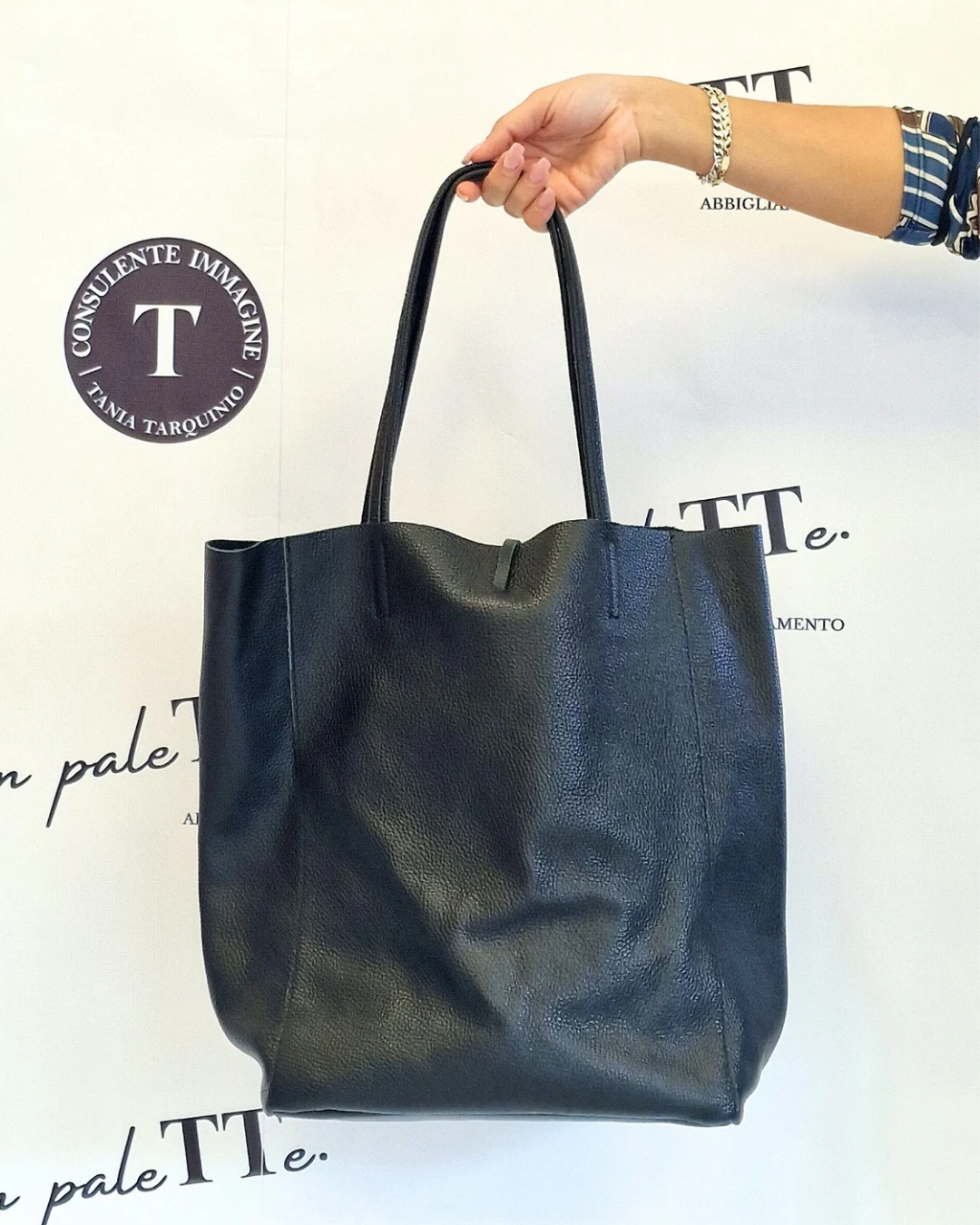 BORSA "ALISON" IN PELLE NERA in paleTTe. abbigliamento