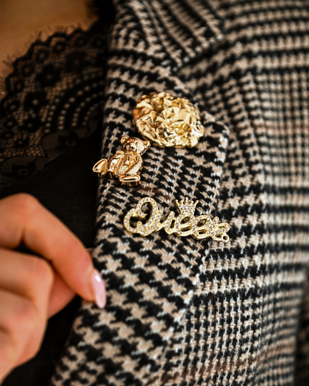 GIACCA CON SPILLE E CINTURA -NERO in paleTTe. abbigliamento