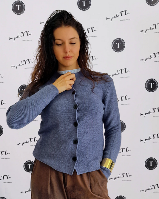 CARDIGAN 6 BOTTONI AVIO in paleTTe. abbigliamento