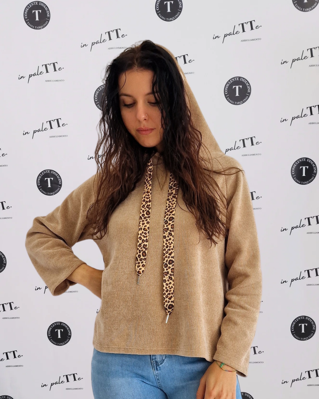 MAGLIA CON CAPPUCCIO & ANIMALIER in paleTTe. abbigliamento