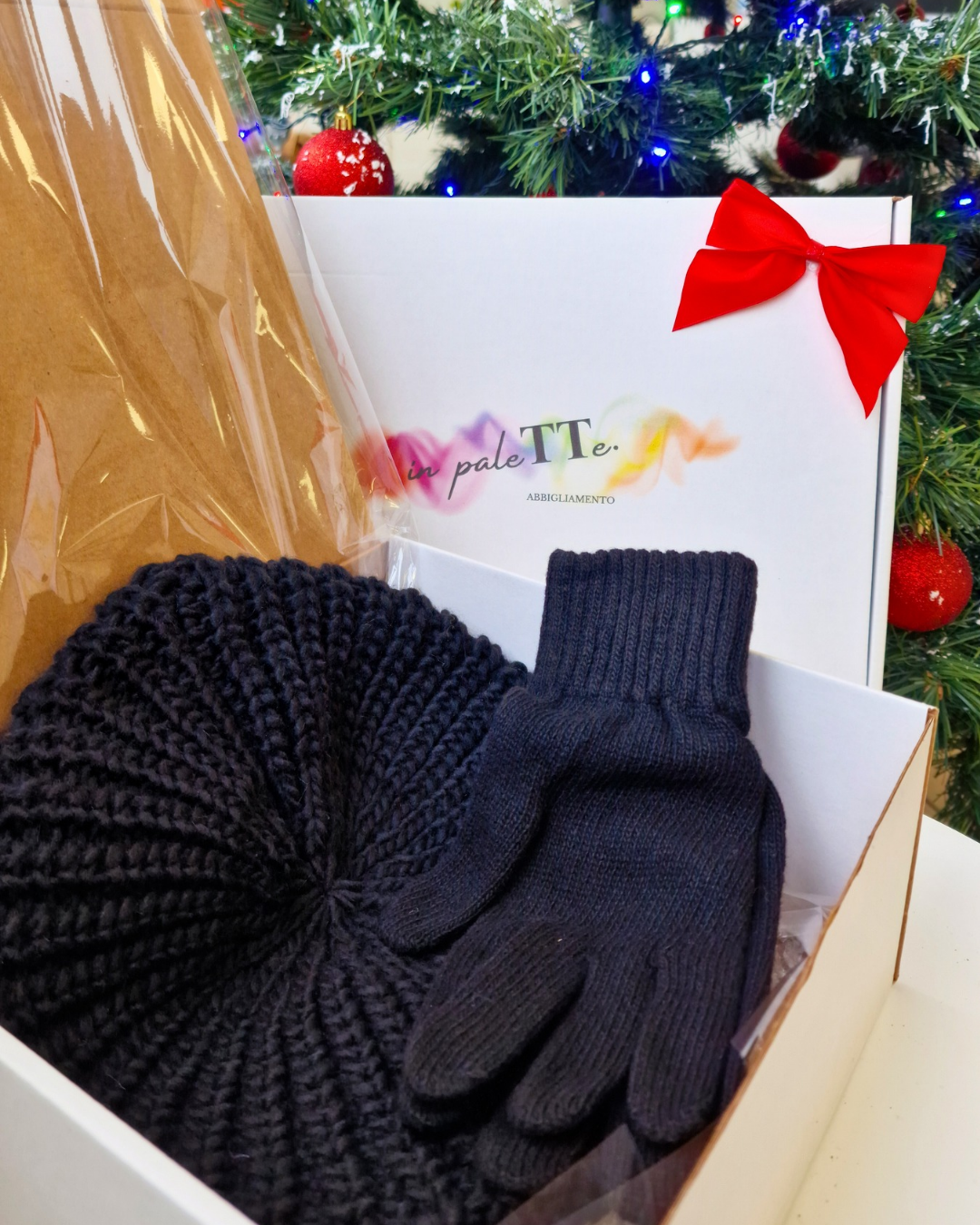BOX REGALO 🎁 in paleTTe. abbigliamento