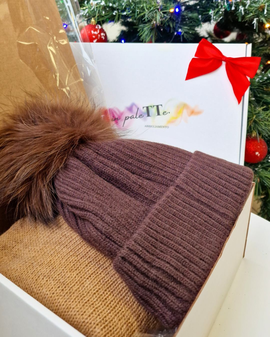 BOX REGALO 🎁 in paleTTe. abbigliamento