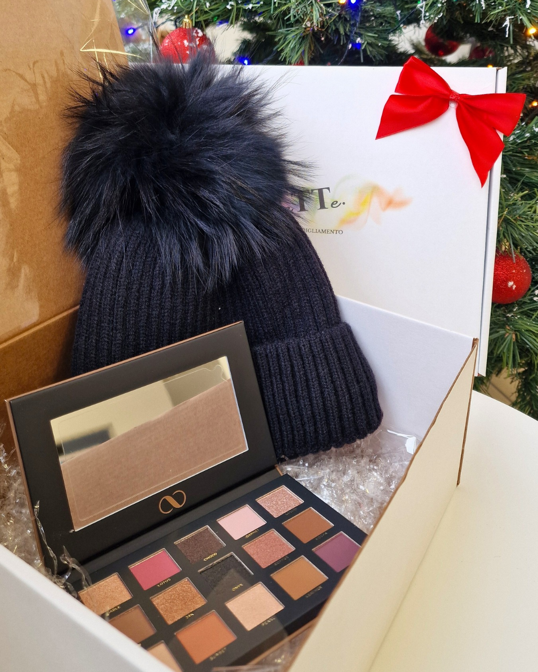BOX REGALO in paleTTe. abbigliamento