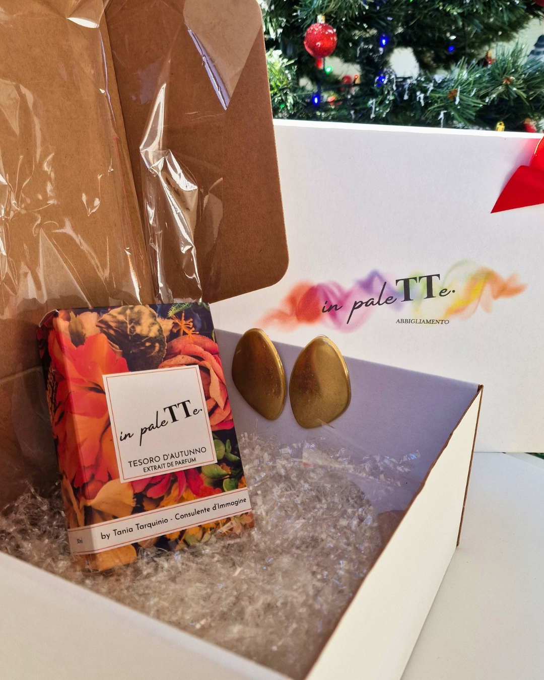 BOX REGALO 🎁 - profumo & orecchini in paleTTe. abbigliamento