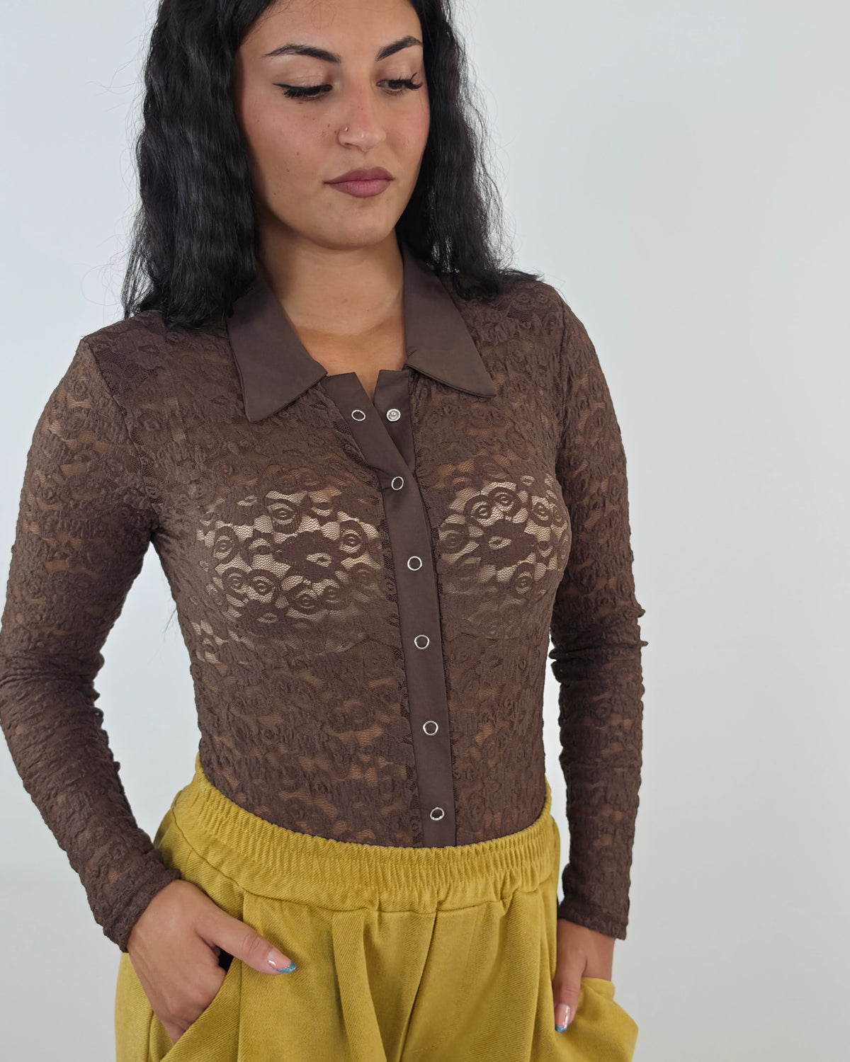 Camicia Body in tulle - marrone in paleTTe. abbigliamento