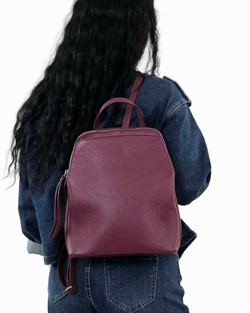 Zaino in Vera Pelle Martellata Bordeaux |  Doppia Tasca con Zip in paleTTe. abbigliamento