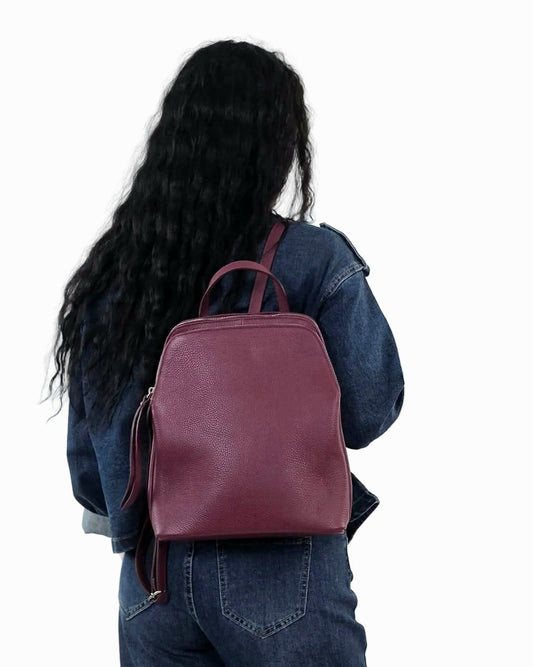 Zaino in Vera Pelle Martellata Bordeaux |  Doppia Tasca con Zip in paleTTe. abbigliamento