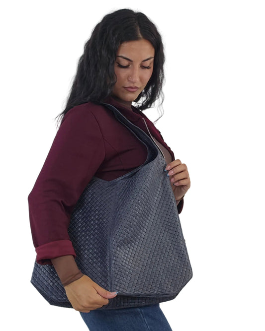 Borsa a Spalla Intrecciata Blu Navy | Vera Pelle in paleTTe. abbigliamento