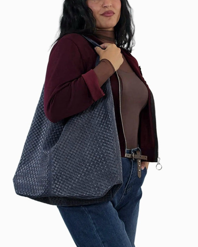 Borsa a Spalla Intrecciata Blu Navy | Vera Pelle in paleTTe. abbigliamento