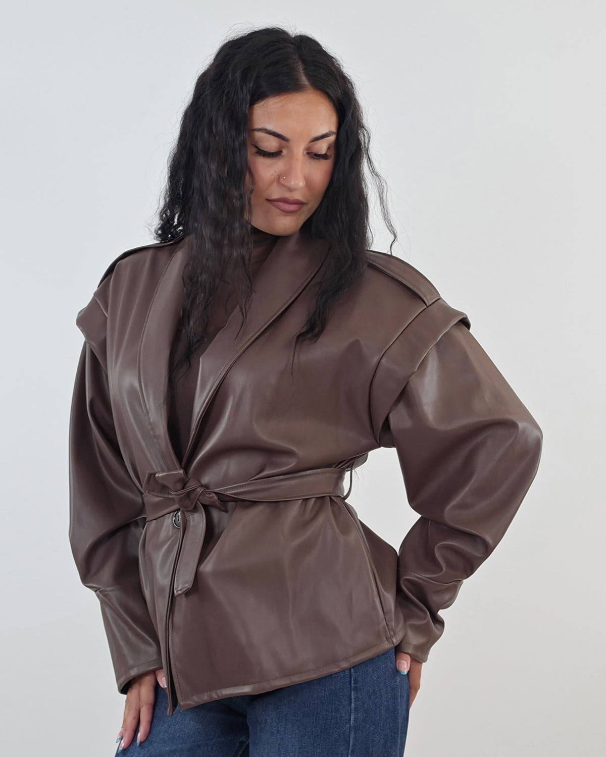 Giacca in ecopelle con cintura Capospalla Donna marrone in paleTTe. abbigliamento
