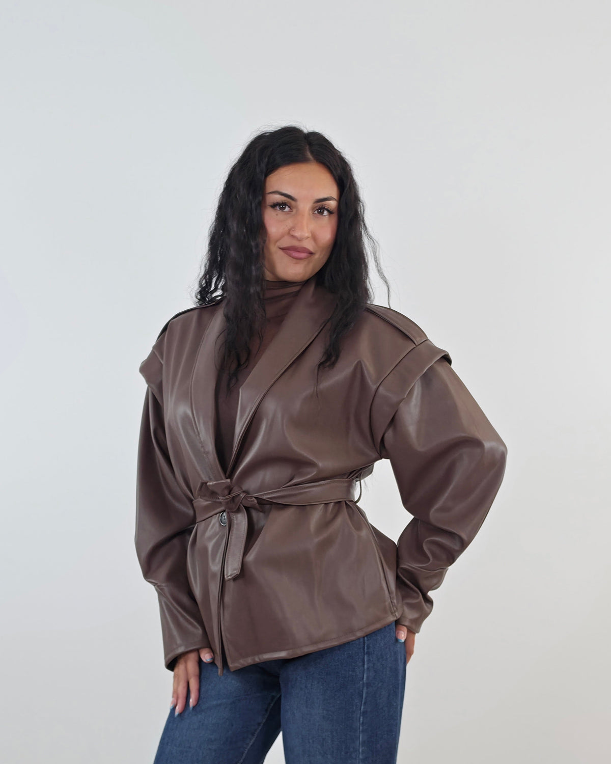 Giacca in ecopelle con cintura Capospalla Donna marrone in paleTTe. abbigliamento