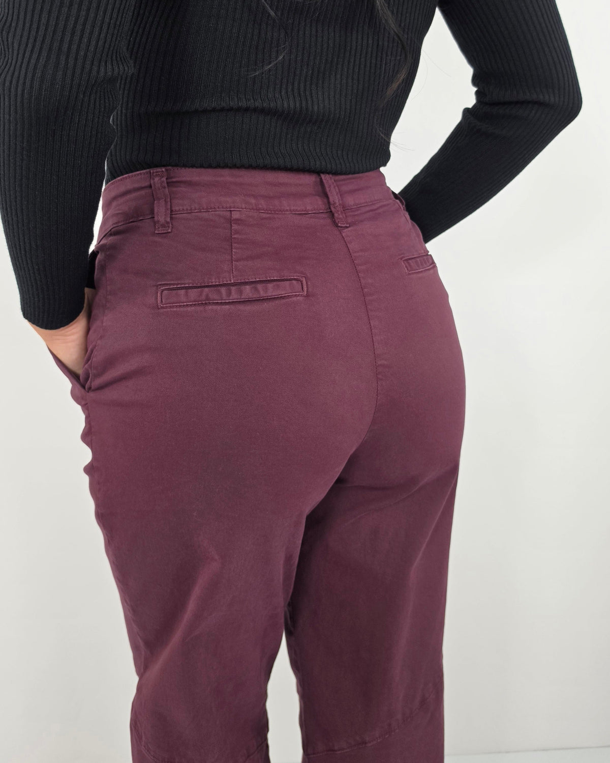 PANTALONE CON RISVOLTO EFFETTO VELLUTO in paleTTe. abbigliamento