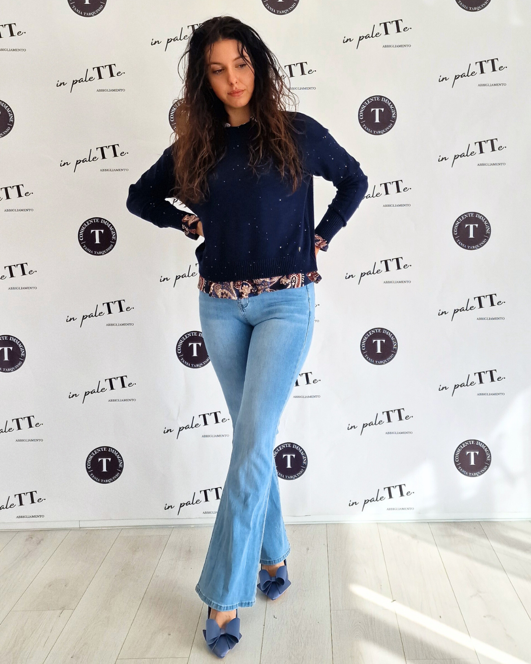 JEANS A ZAMPA in paleTTe. abbigliamento