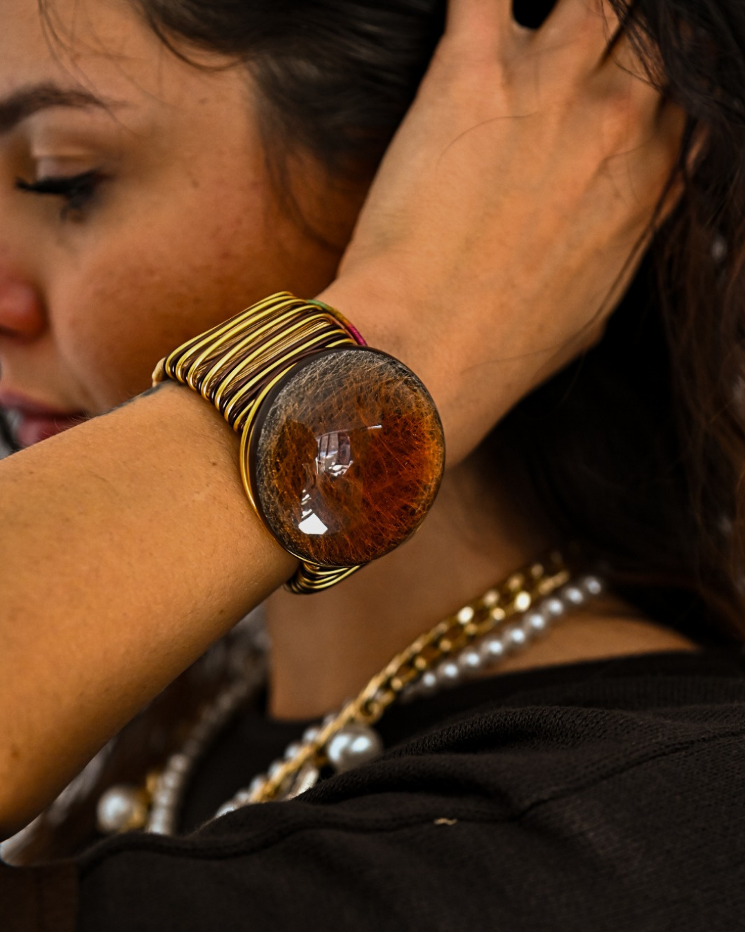 Bracciale tondo moro in paleTTe. abbigliamento